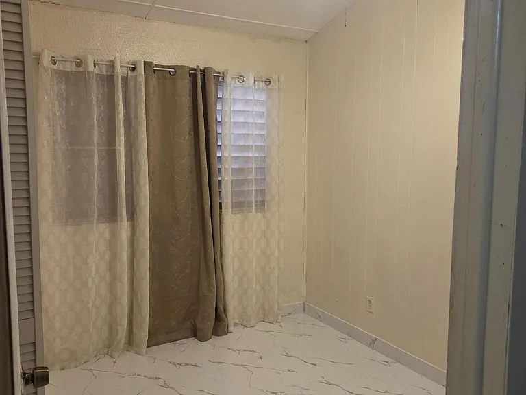 195 Lindberg Bay Est — Photo 13