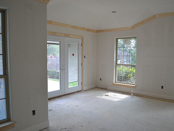 4th image of 316 Oakcrest Dr