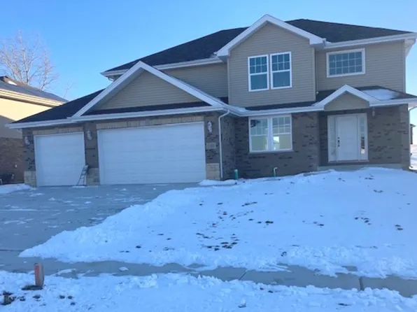 1361 Parliament Dr, Crete, IL 60417