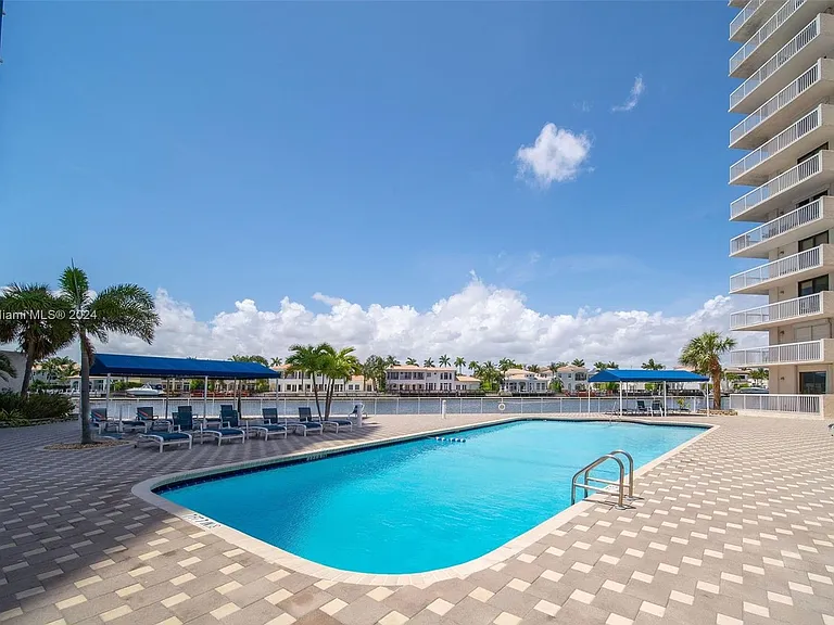 1600 Socean Dr #1 — Photo 18