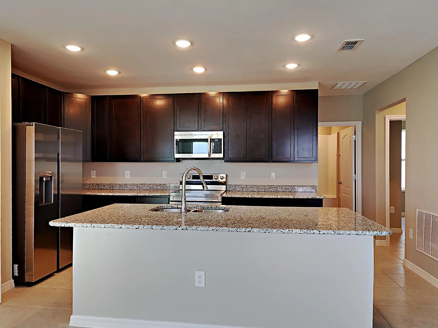 3 bed, 1734 sqft, $2,495 — Photo 4