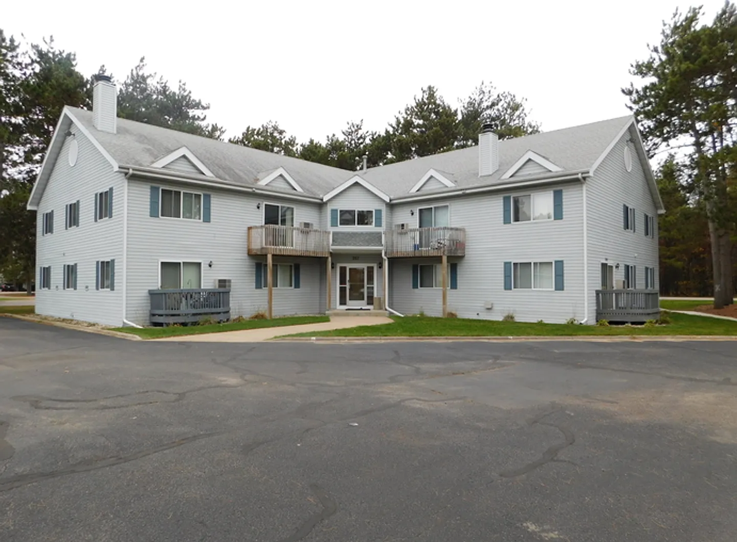 Plover Apartments — Photo 2