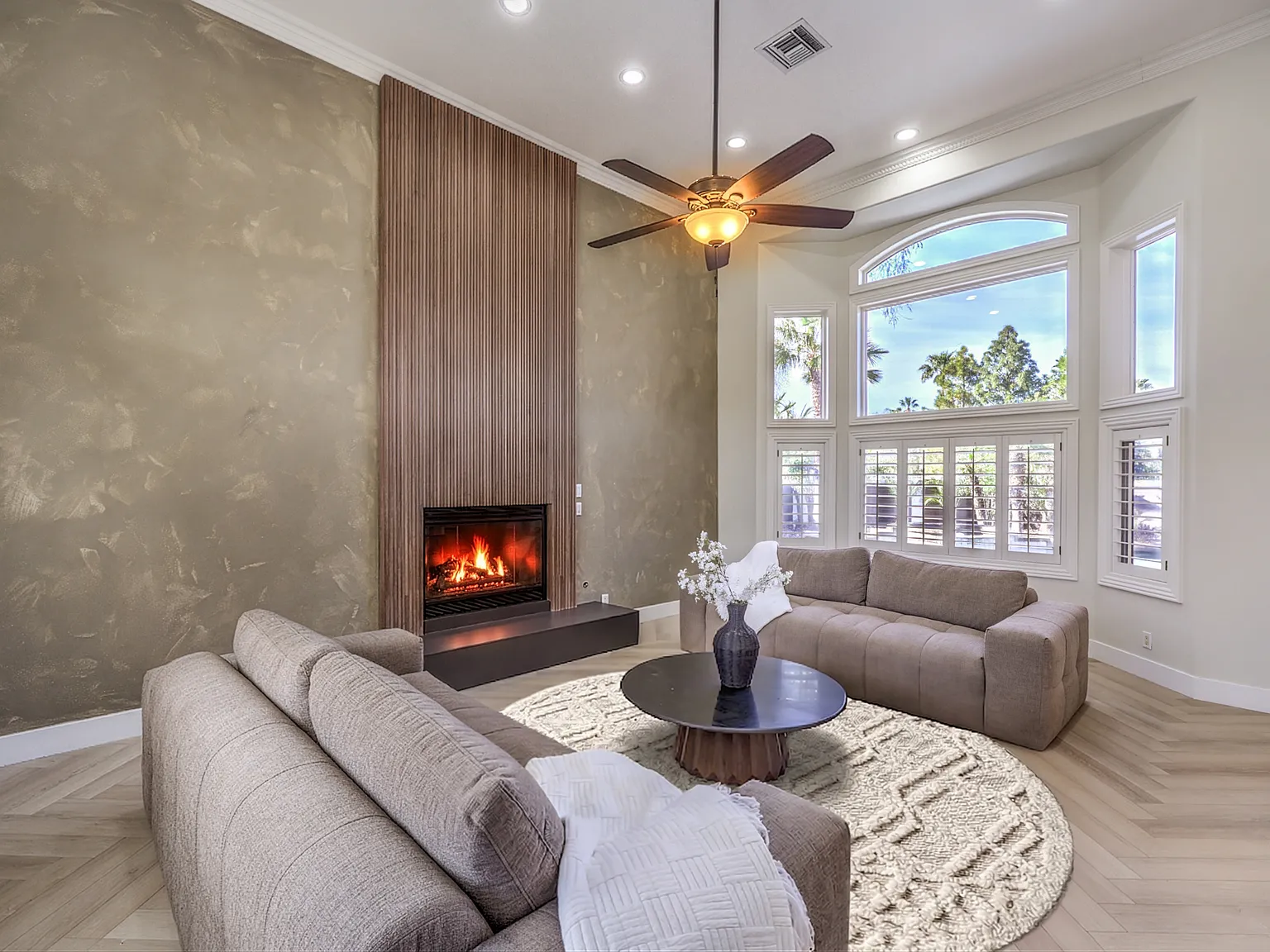 Newly Renovated Luxury Furnished Home Near Summerlin | Pool, Dog Run & — Photo 4