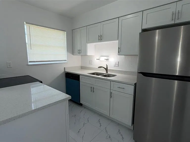 5325 Curry Ford Rd #D206 — Photo 8