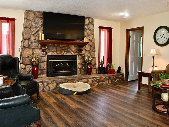 3rd image of 2024 N Woodrock Dr