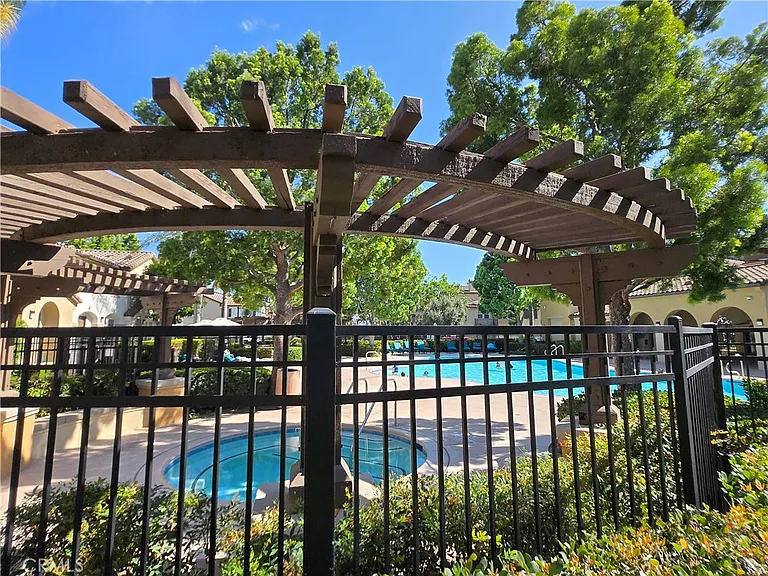 12538 Tavira Ln — Photo 37