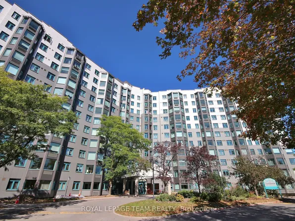 1025 Grenon Ave #404, Ottawa, ON K2B 8S5