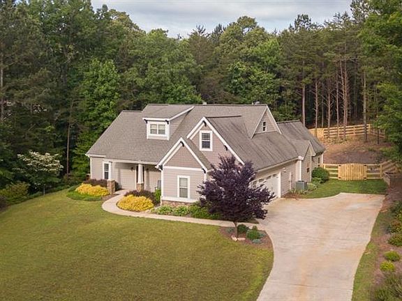 2nd image of 136 Candler Ln