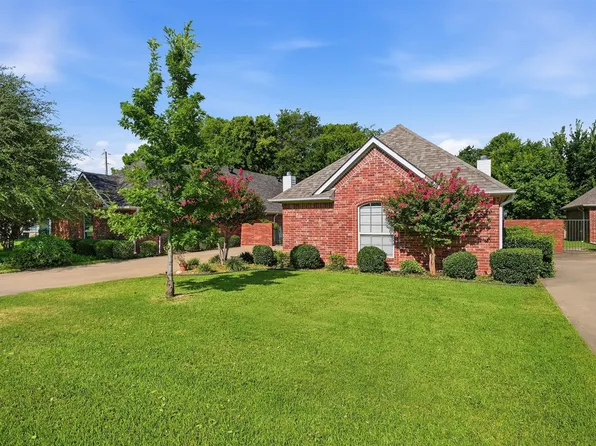 2704 Rex Cruse Dr, Sherman, TX 75092