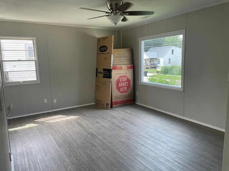 1202 W Miller St — Photo 8