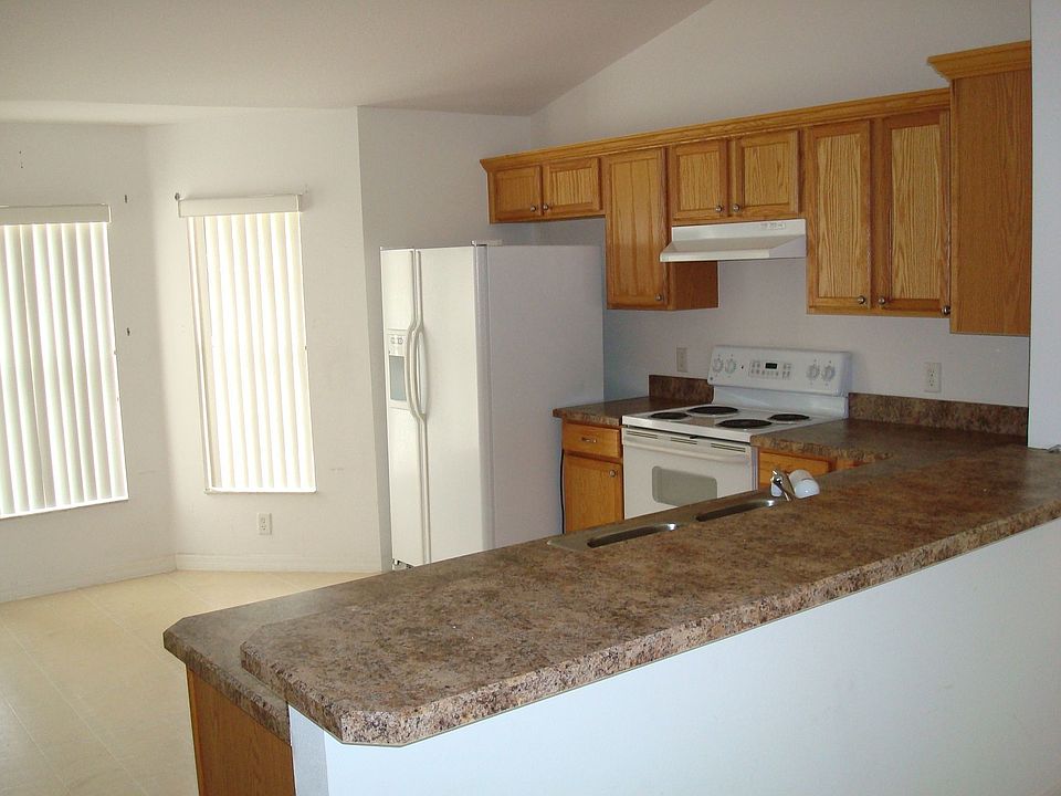 2nd image of 3835 SE 137th St
