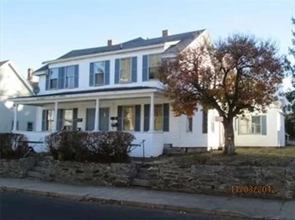 21 Whitcomb St, Webster, MA 01570