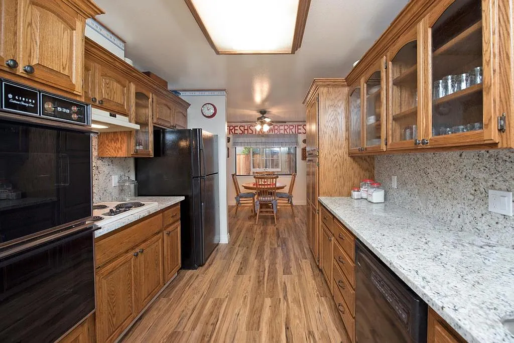 2240 Central Park Dr — Photo 4