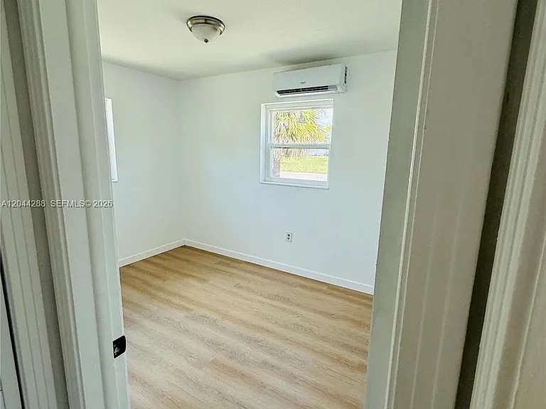 2423 Jeffcott St #1 — Photo 5