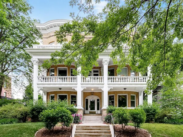 579 Summit Ave APT 202, Saint Paul, MN 55102