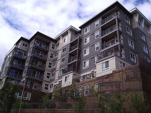 30th Avenue side