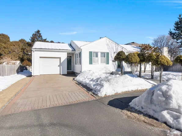 8 N Shore Ave, Danvers, MA 01923