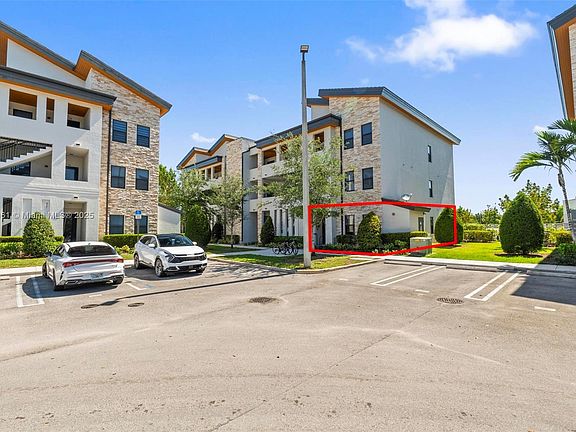 4th image of 7825 NW 104th Ave #4