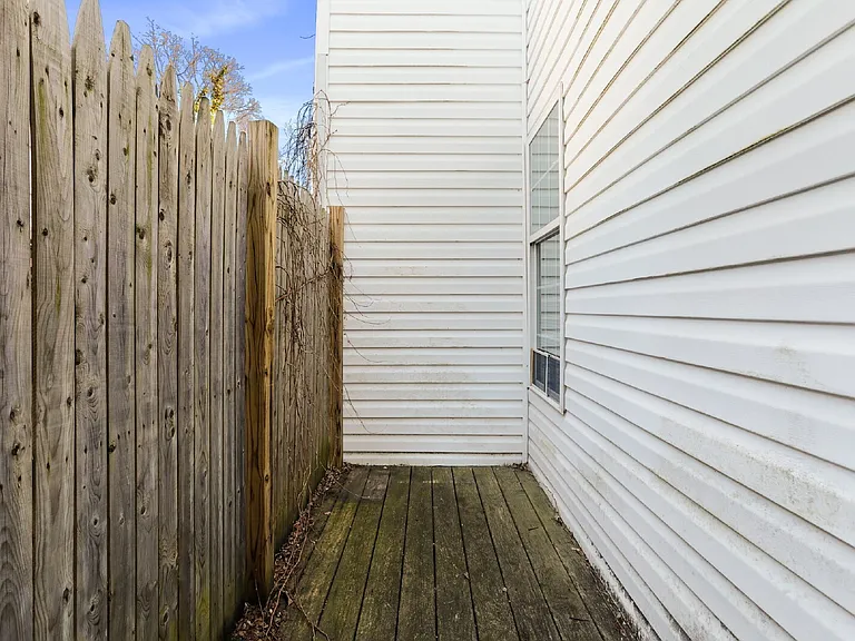 721 2nd St — Photo 36