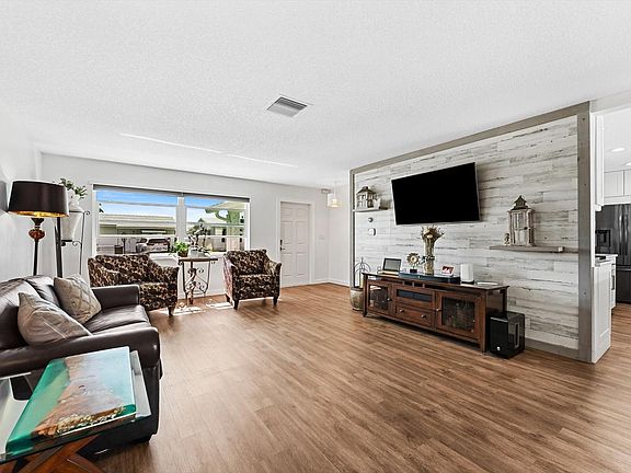 5th image of 1001 SW 6th Avenue