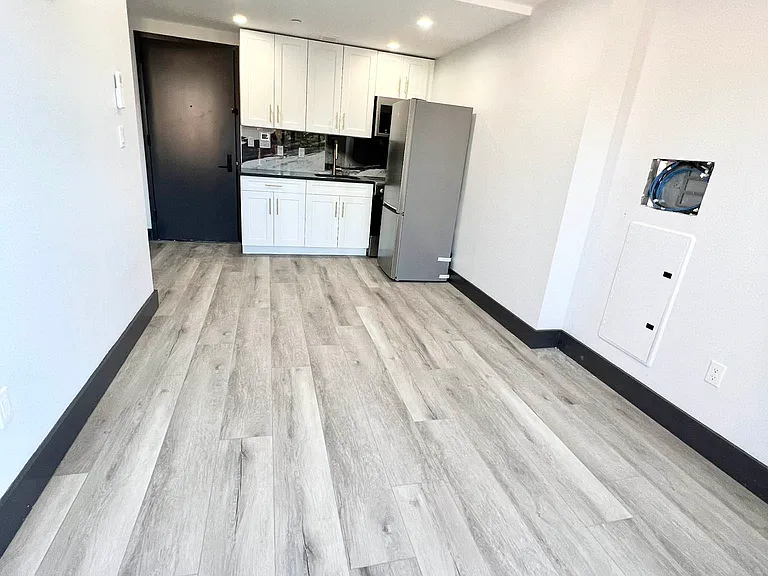 868 New York Ave #7 — Photo 3