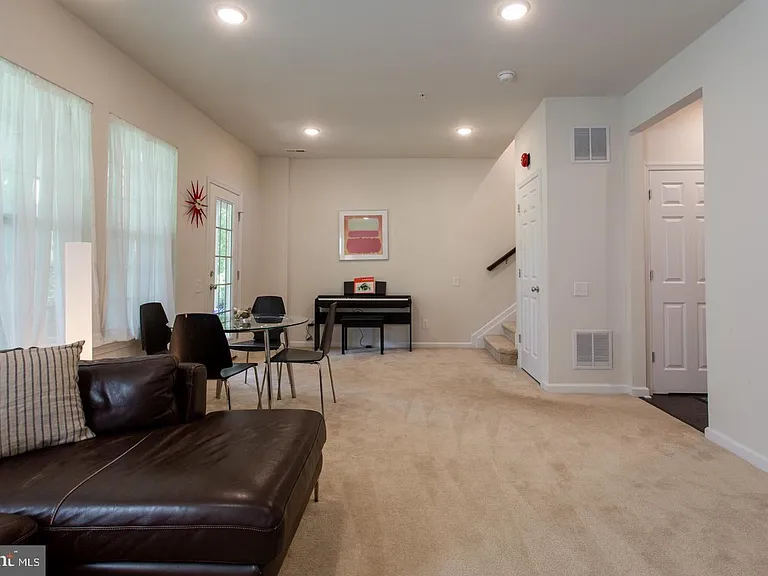 121 Locks Farm Ln — Photo 14