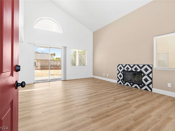 2nd image of 4638 Spruce Oak Dr