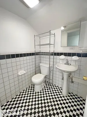 Rented by REAL New York | media 25