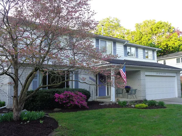 33025 Tall Oaks St, Farmington, MI 48336