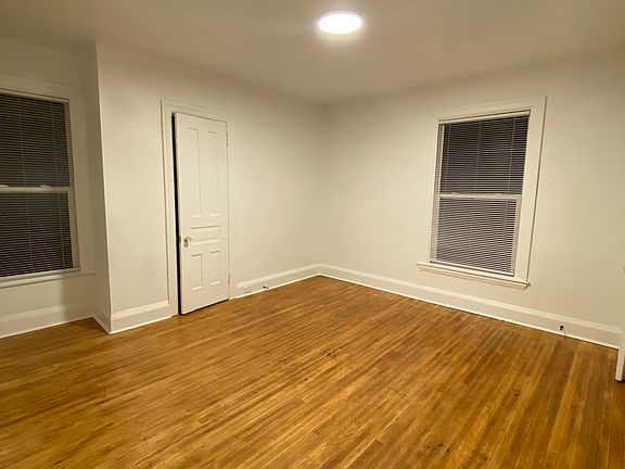 3rd image of 1927 Lafayette Ave SE