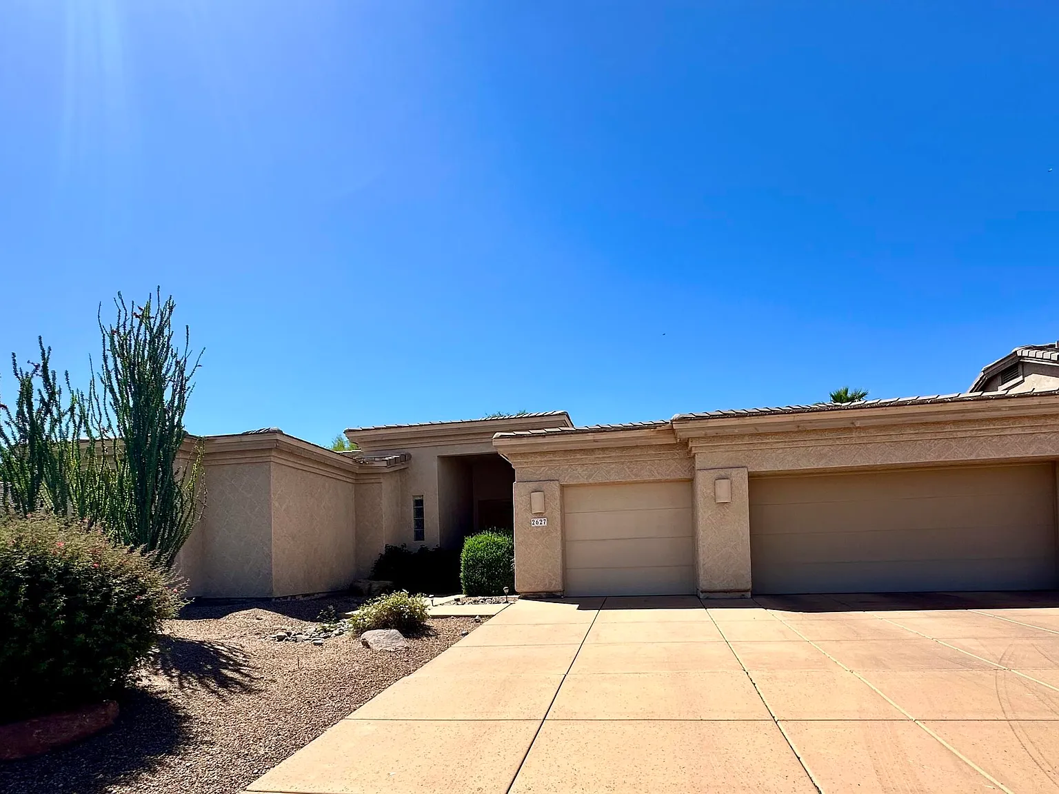 4 bed, 2.5 bath, 2307 sqft, $2,800 — Photo 1