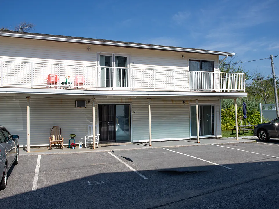 933 Ocean Blvd #26