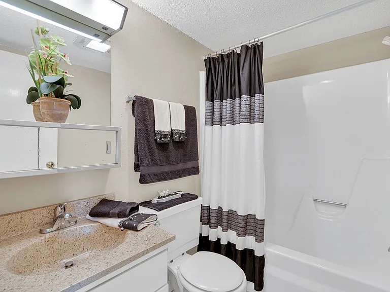 Windsong Apartments — Photo 80