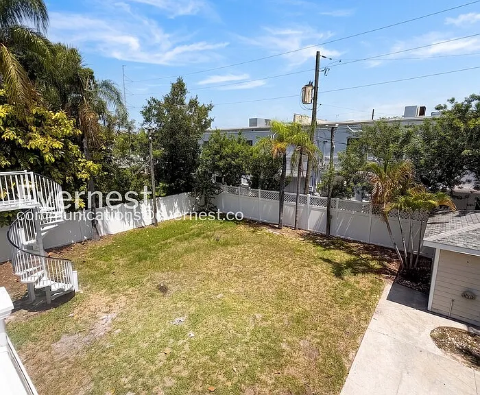 1915 W Orient St — Photo 32
