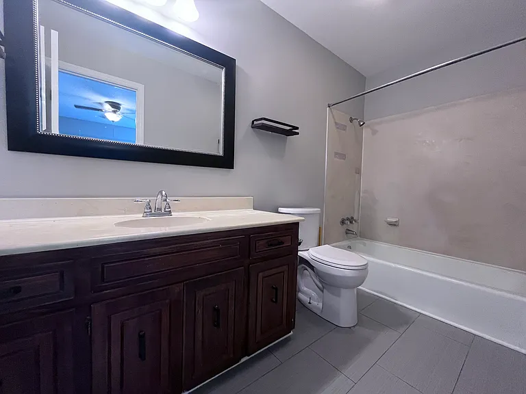 215 Berkshire Cir — Photo 24