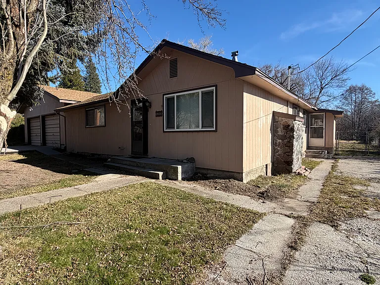 413 E Ivy St — Photo 1
