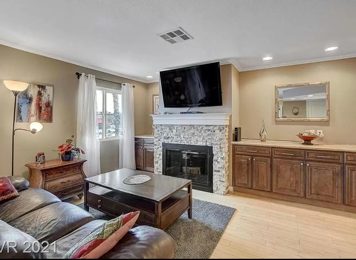 8600 W Charleston Blvd — Photo 2