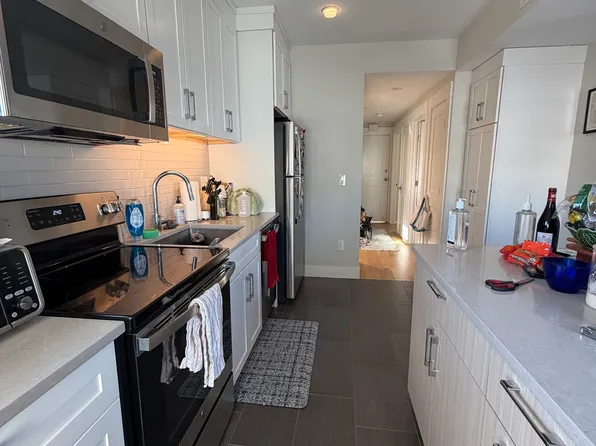 208-210 Banks St, Cambridge, MA