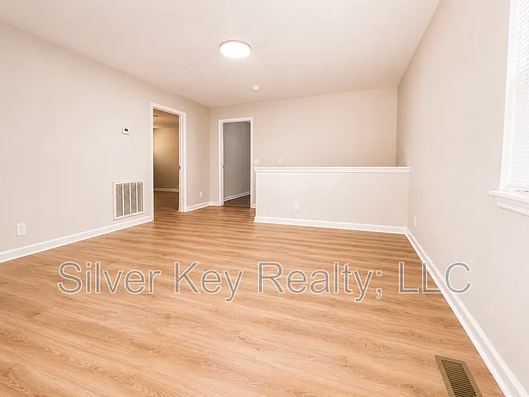 1719 Reed Rd — Photo 13