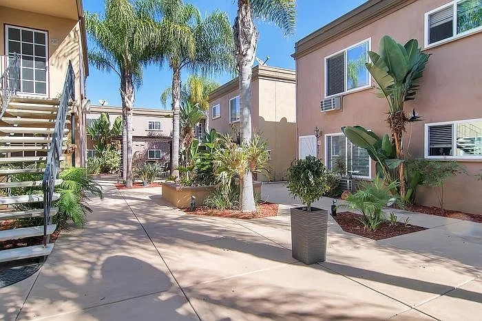 Felton Courtyard Apartments — Photo 4