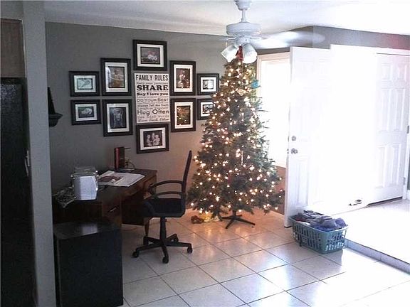 4th image of 1105 Gulf Oaks Dr