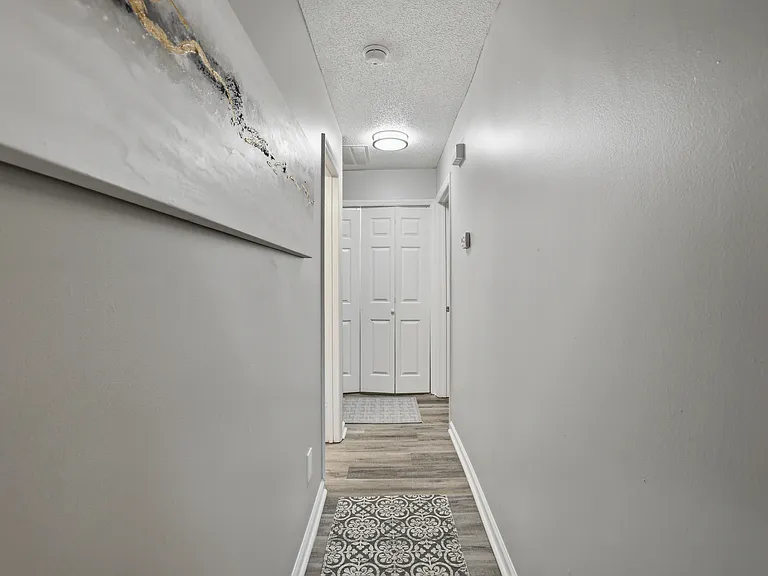 Westpointe Apartments — Photo 17