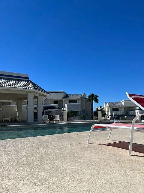 2 bed, 1.5 bath, $1,300 — Photo 2
