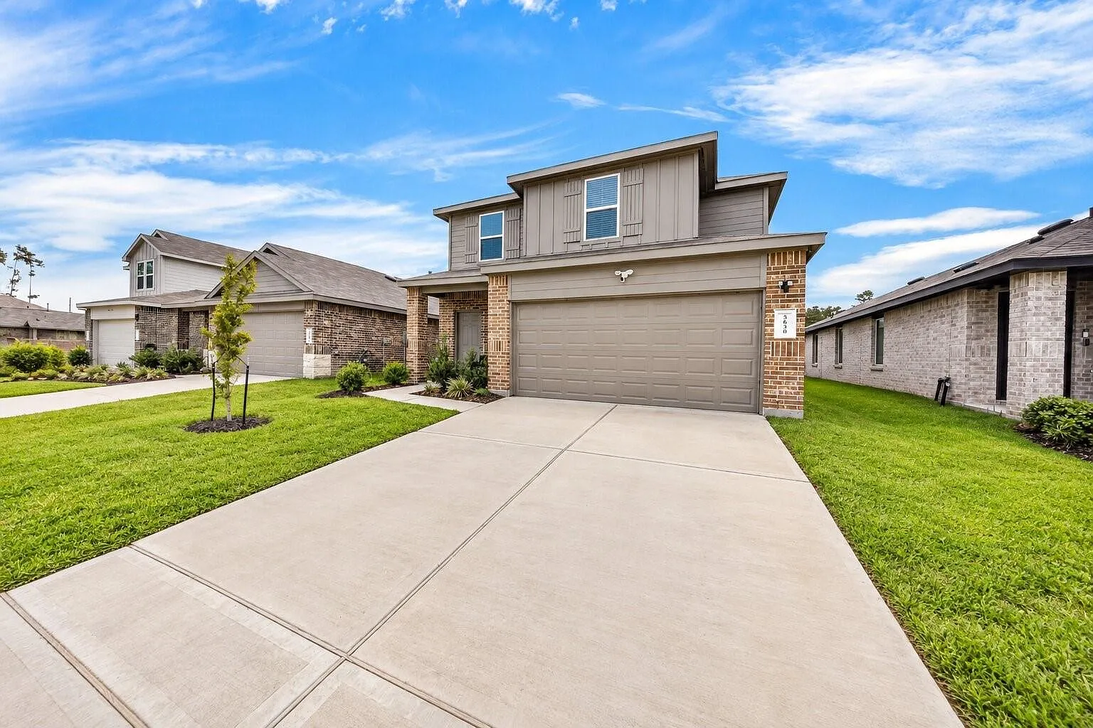 3 bed, 2.5 bath, 1916 sqft, $2,300 — Photo 3