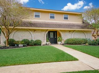 3002 Shady Creek Dr, Pearland, TX 77581
