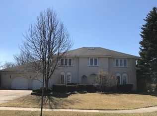 431 Stratford Ln, Willowbrook, IL