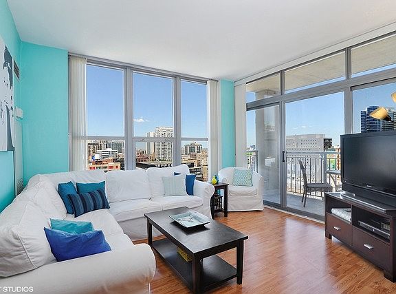 2nd image of 600 N Dearborn St APT 1501