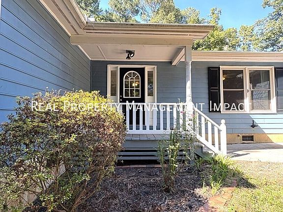 3rd image of 1125 Wedgewood Ln