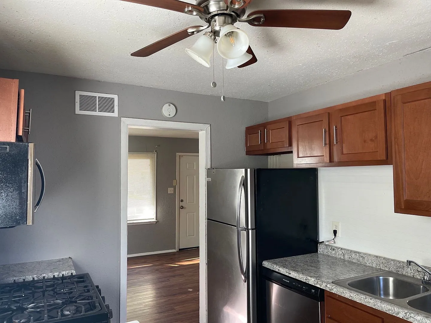 908 Gregory St. Urbana, IL 61801 — Photo 3