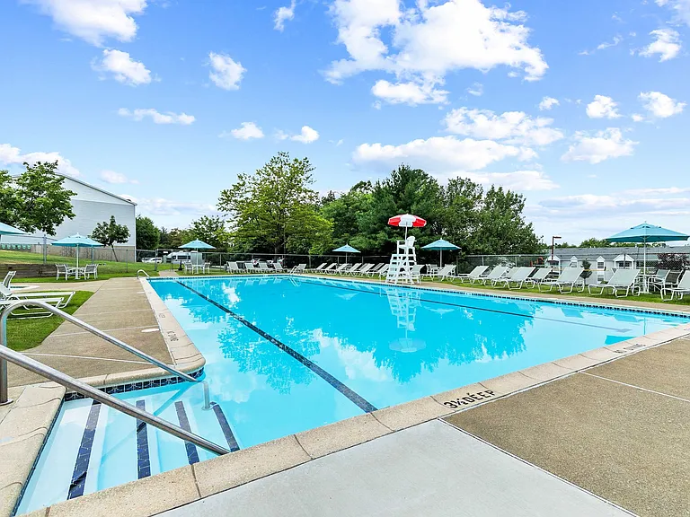 608 Wildflower Dr — Photo 8